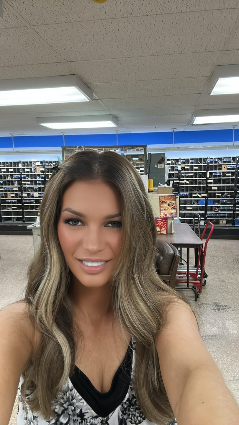 Customer photo review of Beige/Brown Straight Highlights DIY Hair Extensions Home Kit