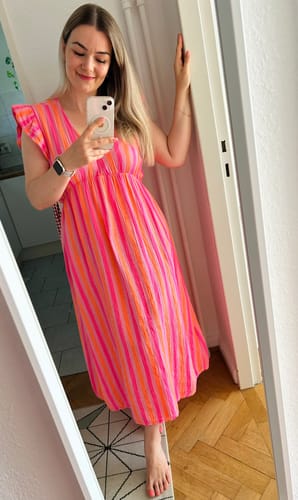 Customer photo review of Leonora Musselin Kleid -  Streifen/Pink/Orange