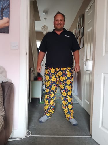 Customer photo review of Men's Yellow duck Stretch Golf Pants