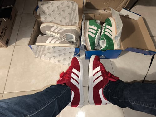 Customer photo review of Tenis Campus Rojo blanco