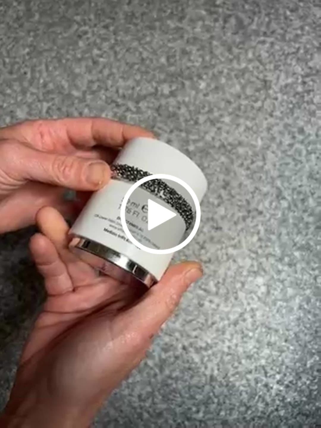 Customer video review of Luxury Glow AntiAging-Creme
