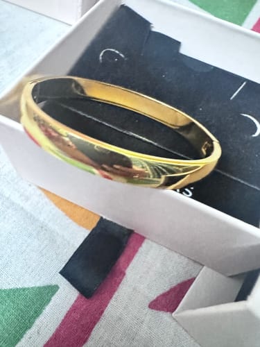 Customer photo review of Plain Gold Bangle Bracelet - 7 mm