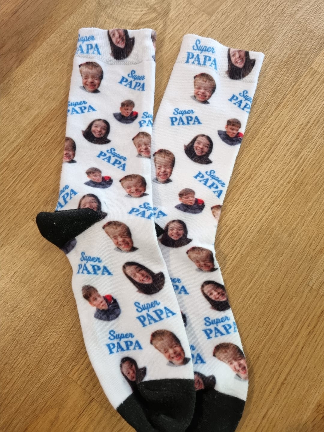 Customer photo review of Bester Papa - Personalisierte Socken für die Familie mit Foto