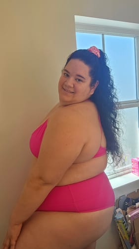 Customer photo review of *NEW* 'Thrive' High Rise Cheeky Bikini Bottoms