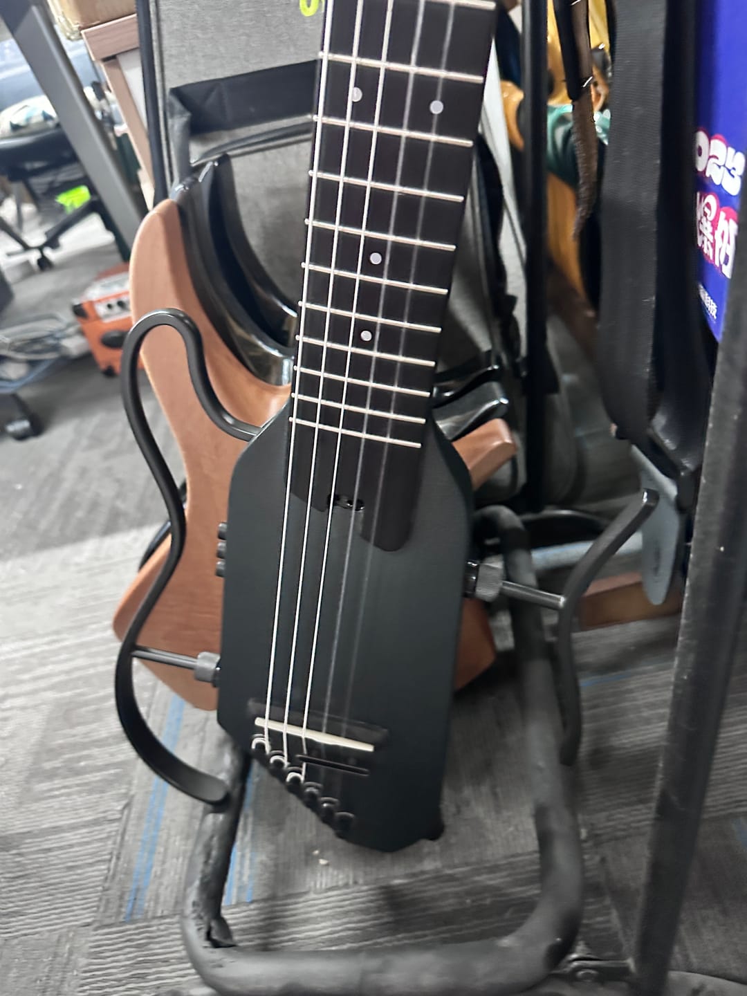 Customer photo review of Guitares classiques à cordes en nylon Donner HUSH™ C