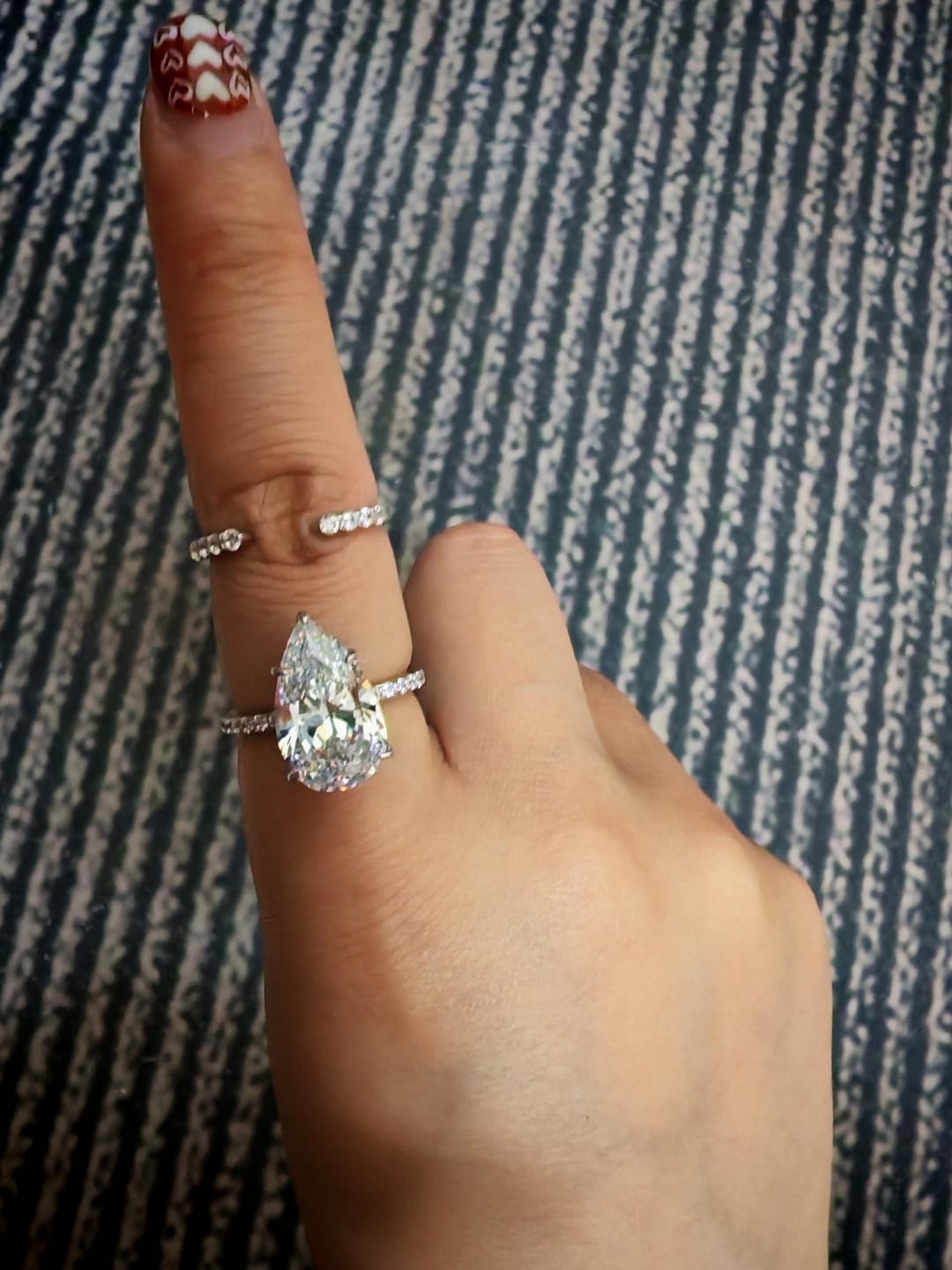 Customer photo review of S925 4.5Ct Pear Cut Wedding Ring & Open Wedding Band Bridal Rings Travel Rings For Her