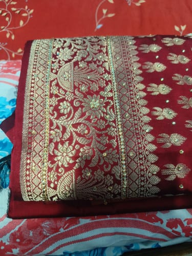 Customer photo review of Red Rocket Buti Satin Silk Banarasi Suit