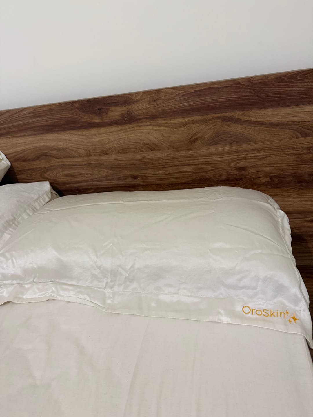 Customer photo review of OroSkin Pure Mulberry Silk Pillowcase