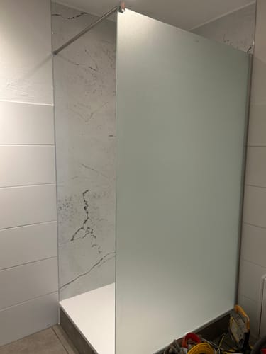Customer photo review of SONNI Walk In Dusche Duschabtrennung Duschwand Nano Vollsatiniert ESG-Glas Glasstärke 8/10mm Breite 80-160cm