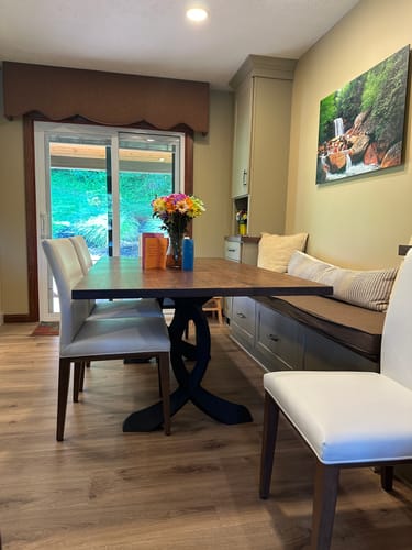 Customer photo review of 418 Curva 28" Dining Table Curved Legs