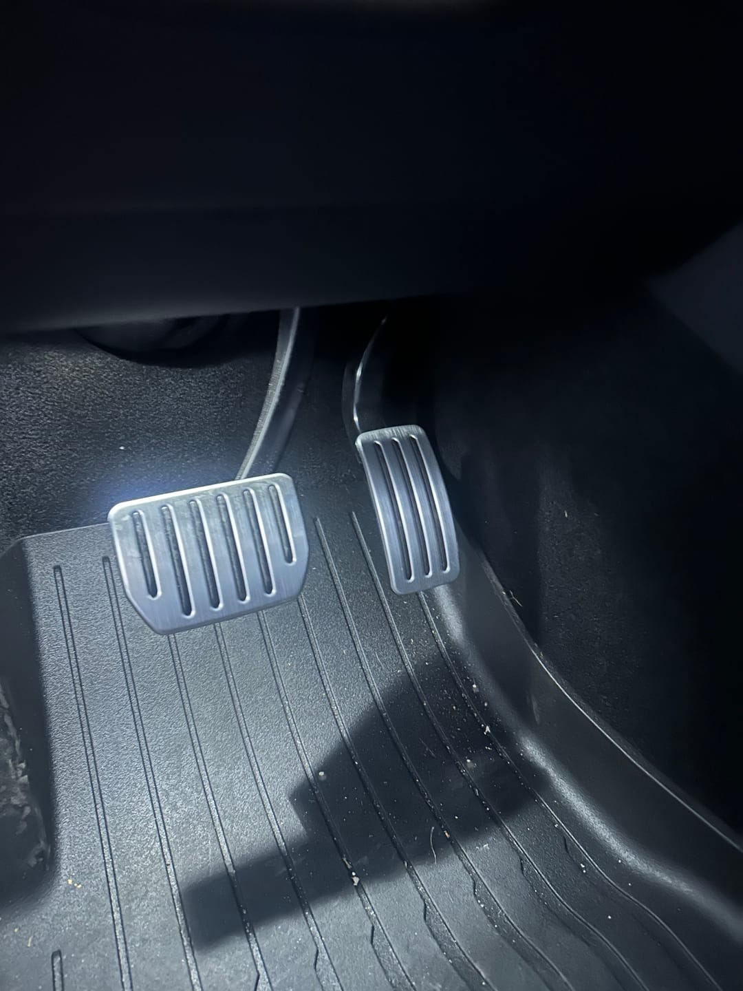 Customer photo review of Self-flip Lock Aluminum Performance Foot Pedal Set for Tesla Model 3/Y