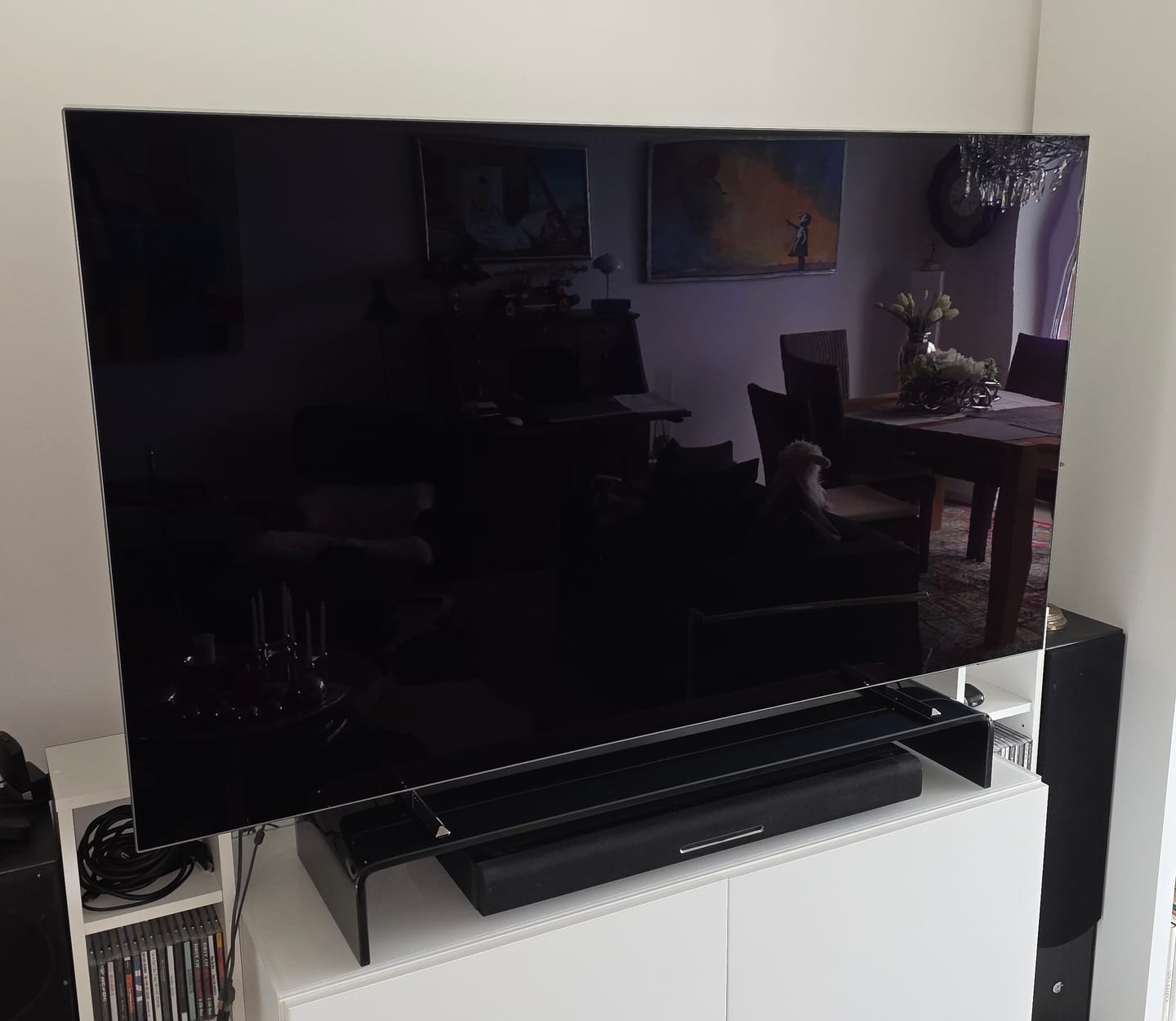 Customer photo review of Glas Aufsatz Erhöhung für TV, Bildschirm, PC, Monitor, Laptop - Schwarz