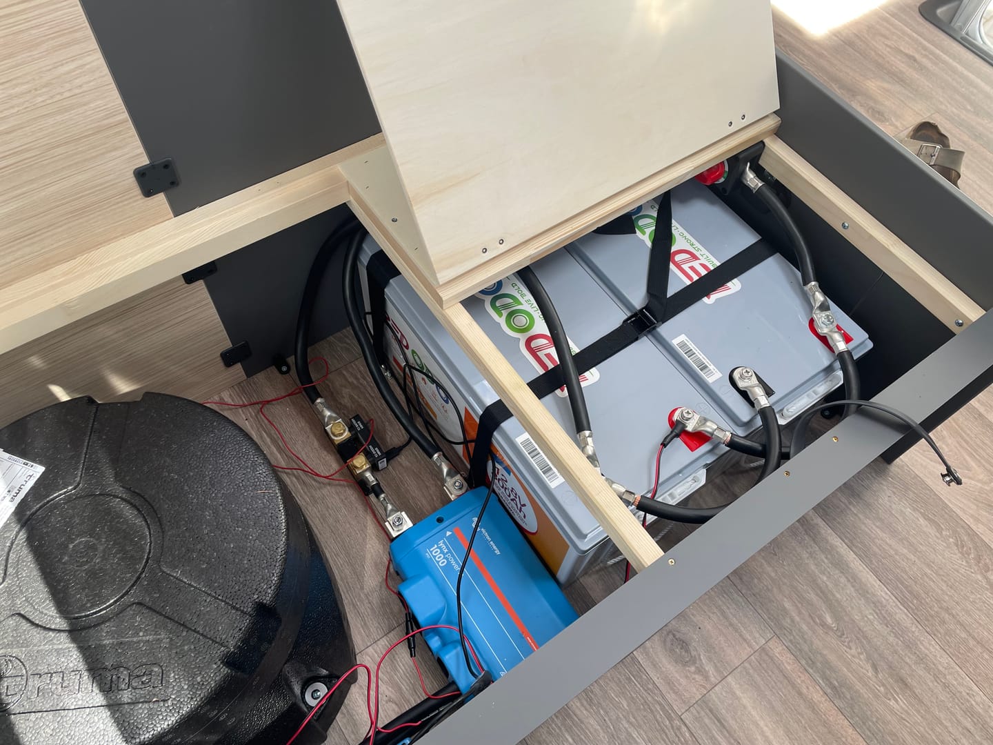 Customer photo review of Befreiung von 19% MwSt - Redodo 12V 300Ah LiFePO4 Batterie - Nur für deutsche und österreichische Wohngebäude gelten