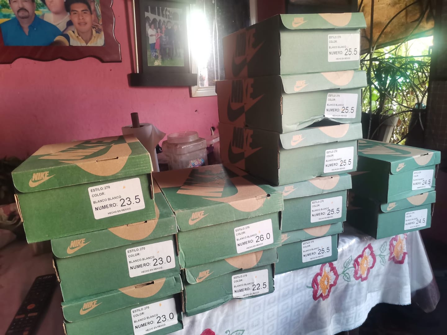 Customer photo review of Tenis 841 Blanco Total
