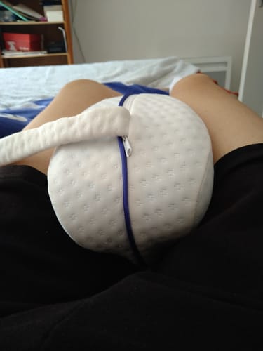 Avis photo d'un client sur Coussin Orthopédique Genoux Cellsius - Le secret d'un sommeil sans douleur