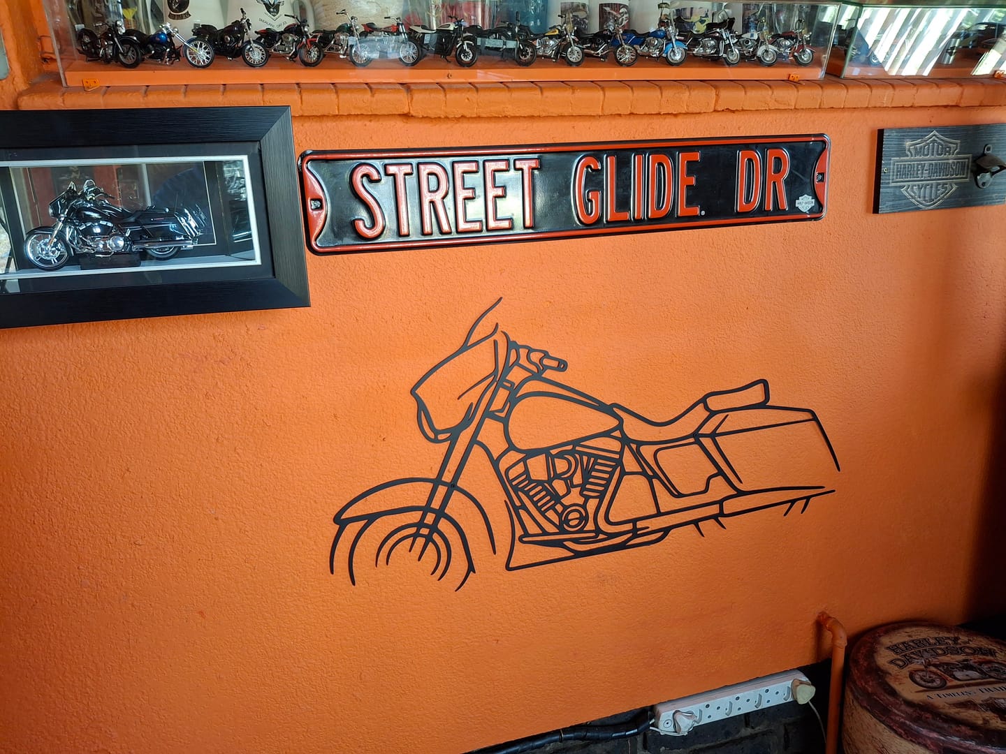 Customer photo review of Harley Davidson Street Glide metal wall art frame