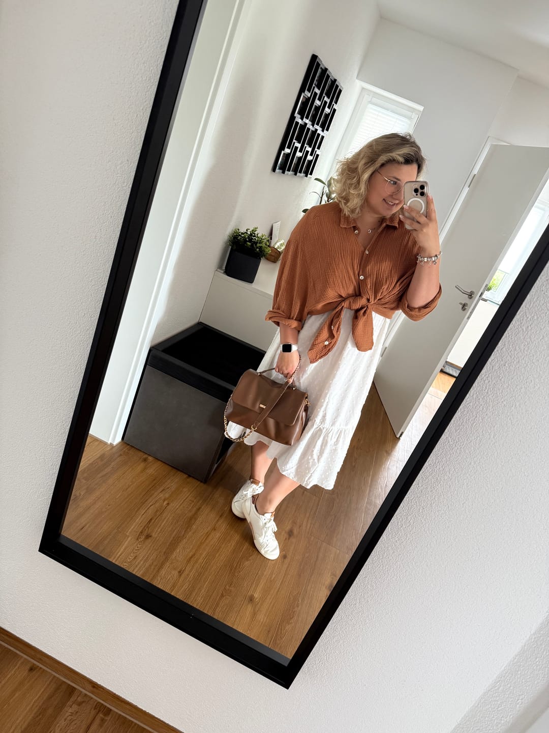 Customer photo review of LEILANI - BROWN
