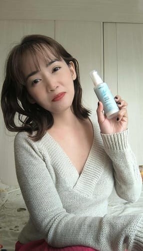 Customer photo review of Stay Fresh Moisturizer Controls Oil and Brightens
