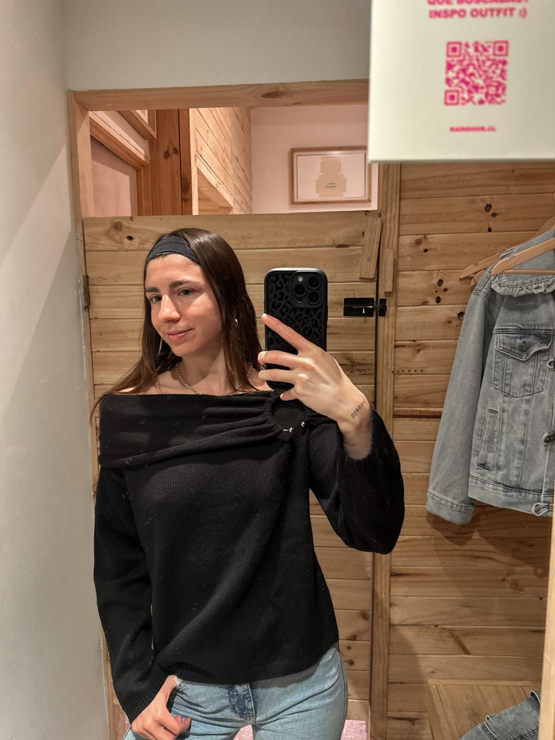 Customer photo review of Sweater Hombro Drapeado Black