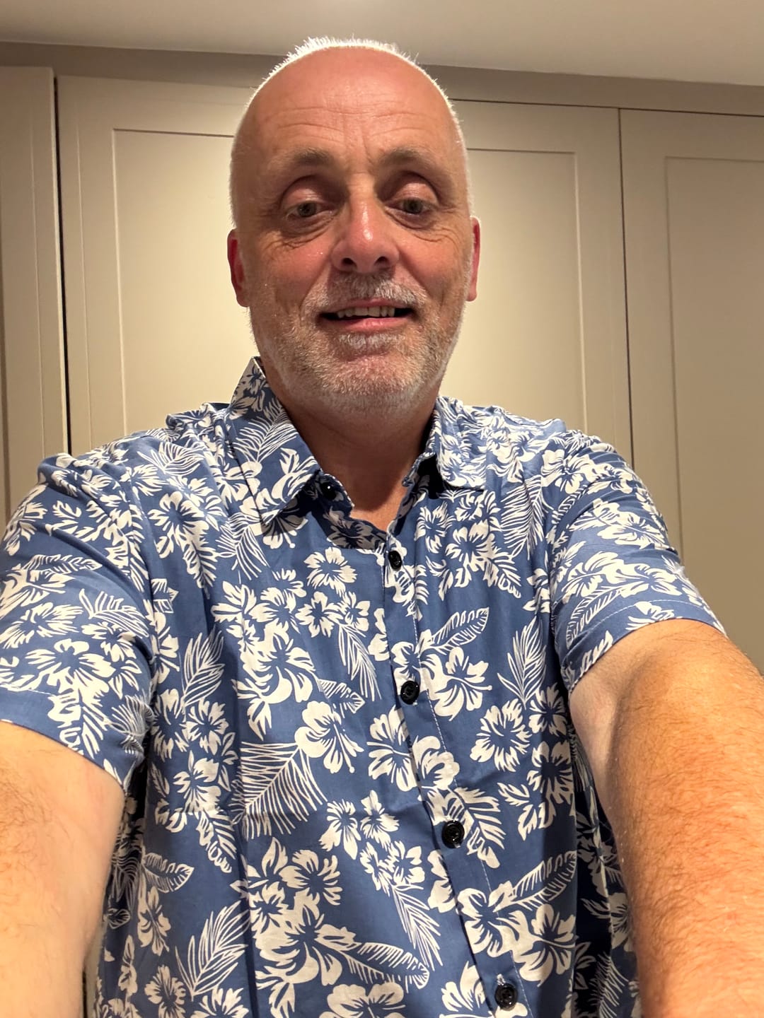 Customer photo review of Men's Blue Tropical Floral Plant Leaf Cotton Button Up Short Sleeve Aloha Resort Beach Shirt