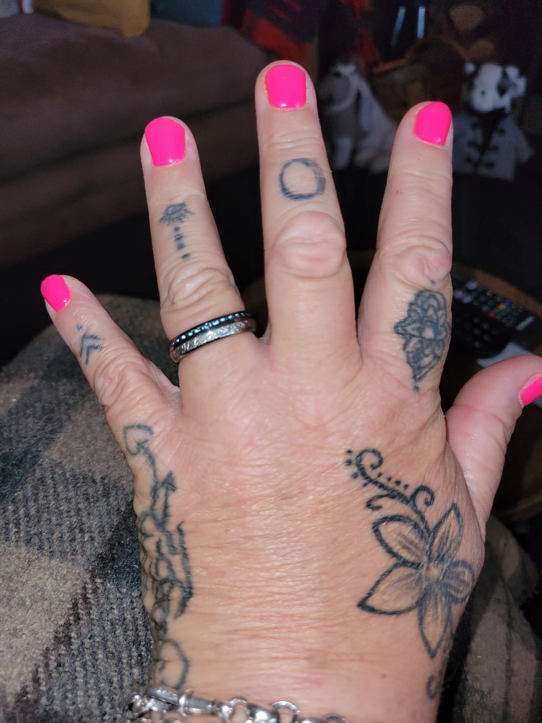 Customer photo review of The Steely Blue 6mm Wonder Ring