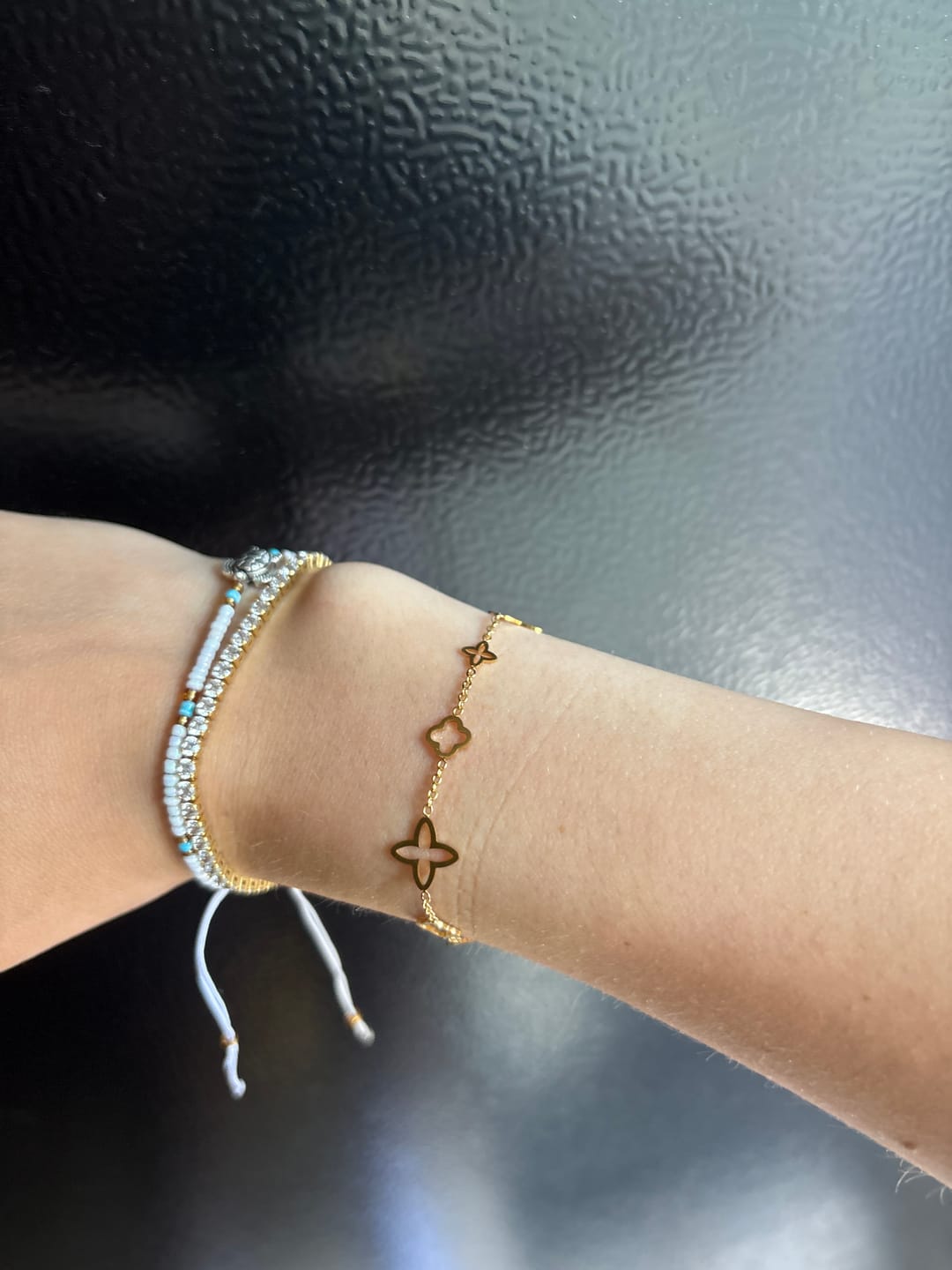 Customer photo review of Fancy Clover Armband | 18K vergoldet