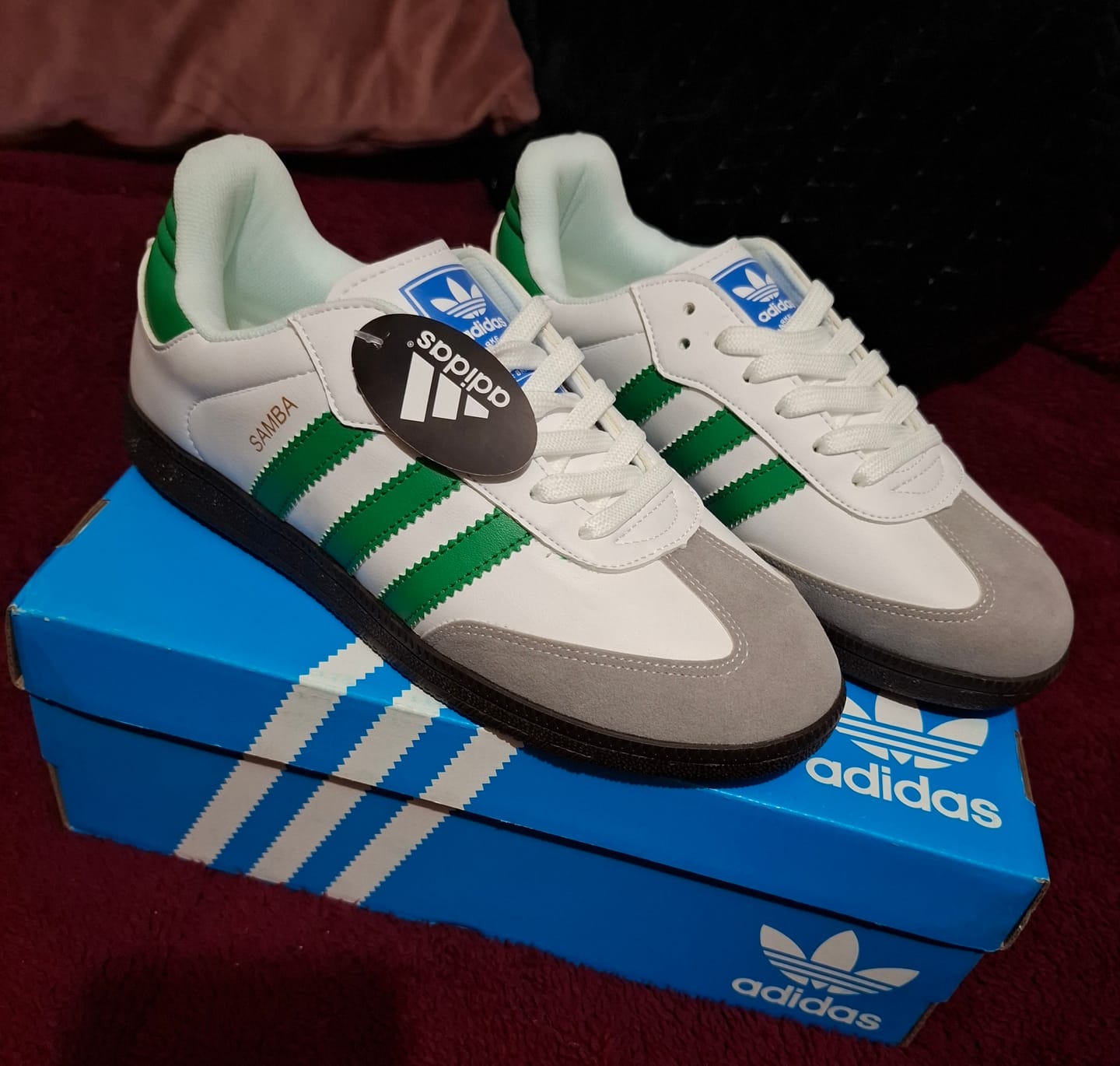 Customer photo review of Tenis Samba Blanco Verde
