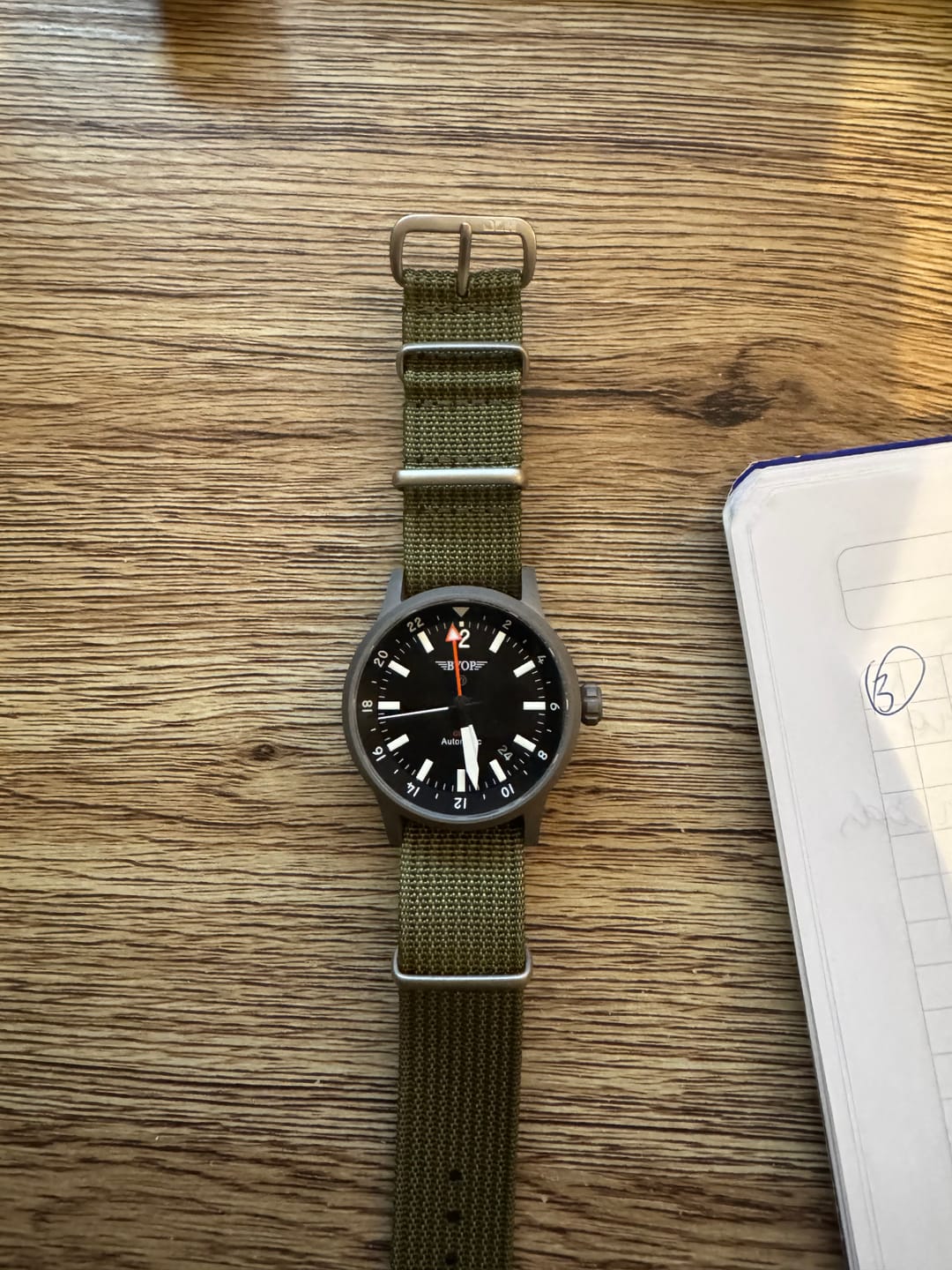 Customer photo review of Correa Nato Dando La Hora Verde