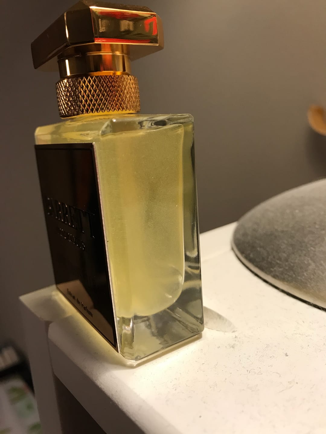 Customer photo review of Gentleman's Club Inspired by Bois Du Portigal