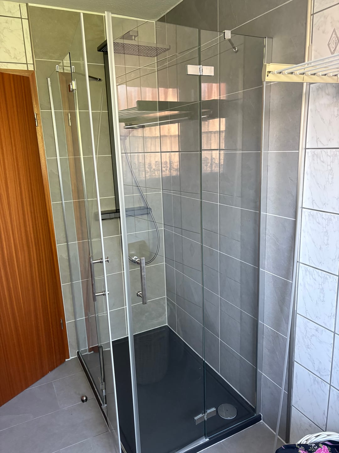 Customer photo review of SONNI Duschkabine Eckeinstieg Scharniertür ESG Glastür 80-120cm Höhe 195cm Rechteckig