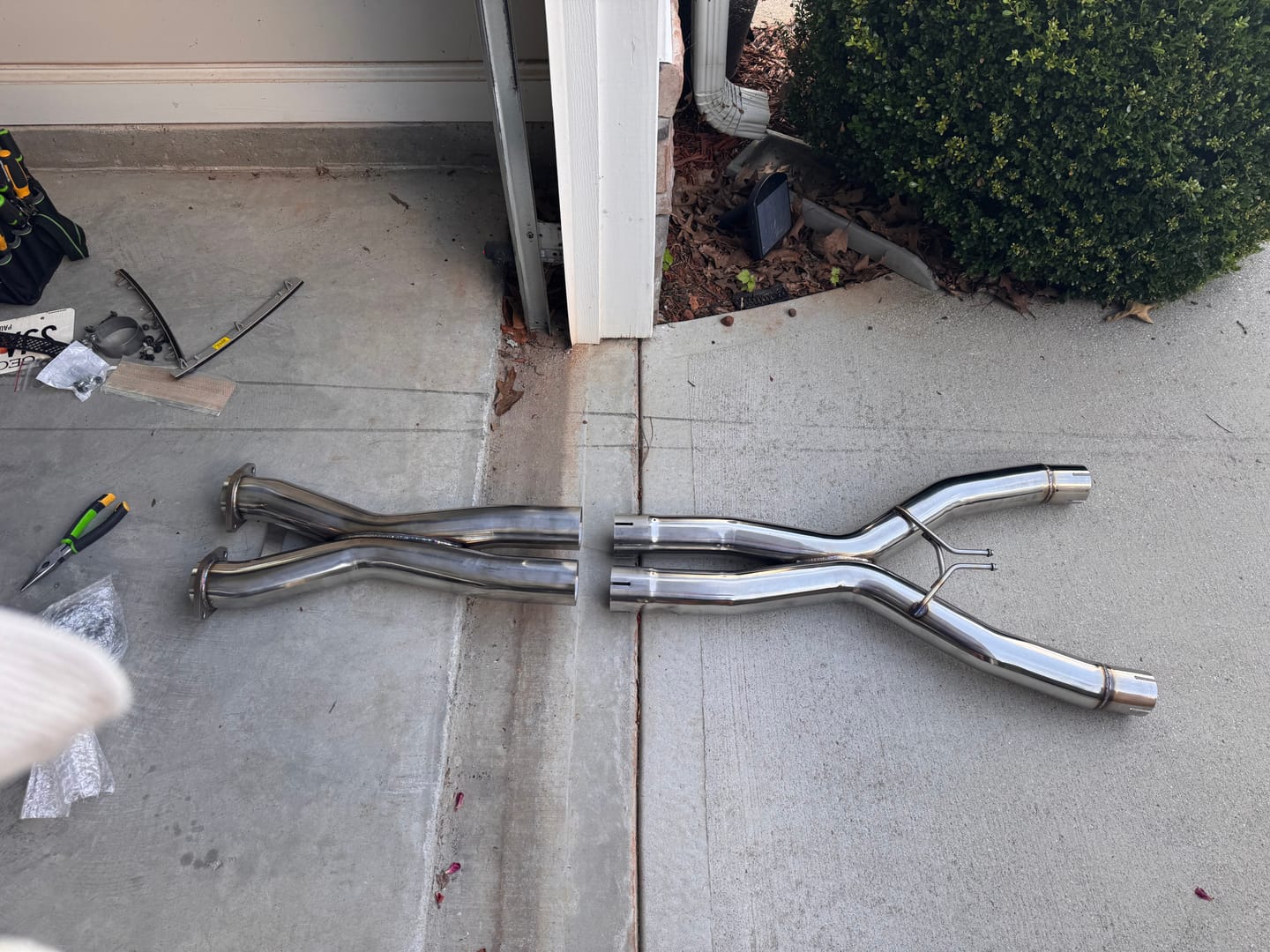 Customer photo review of Corvette C7 3" 6.2L V8 3" Connection Performance X-Pipe