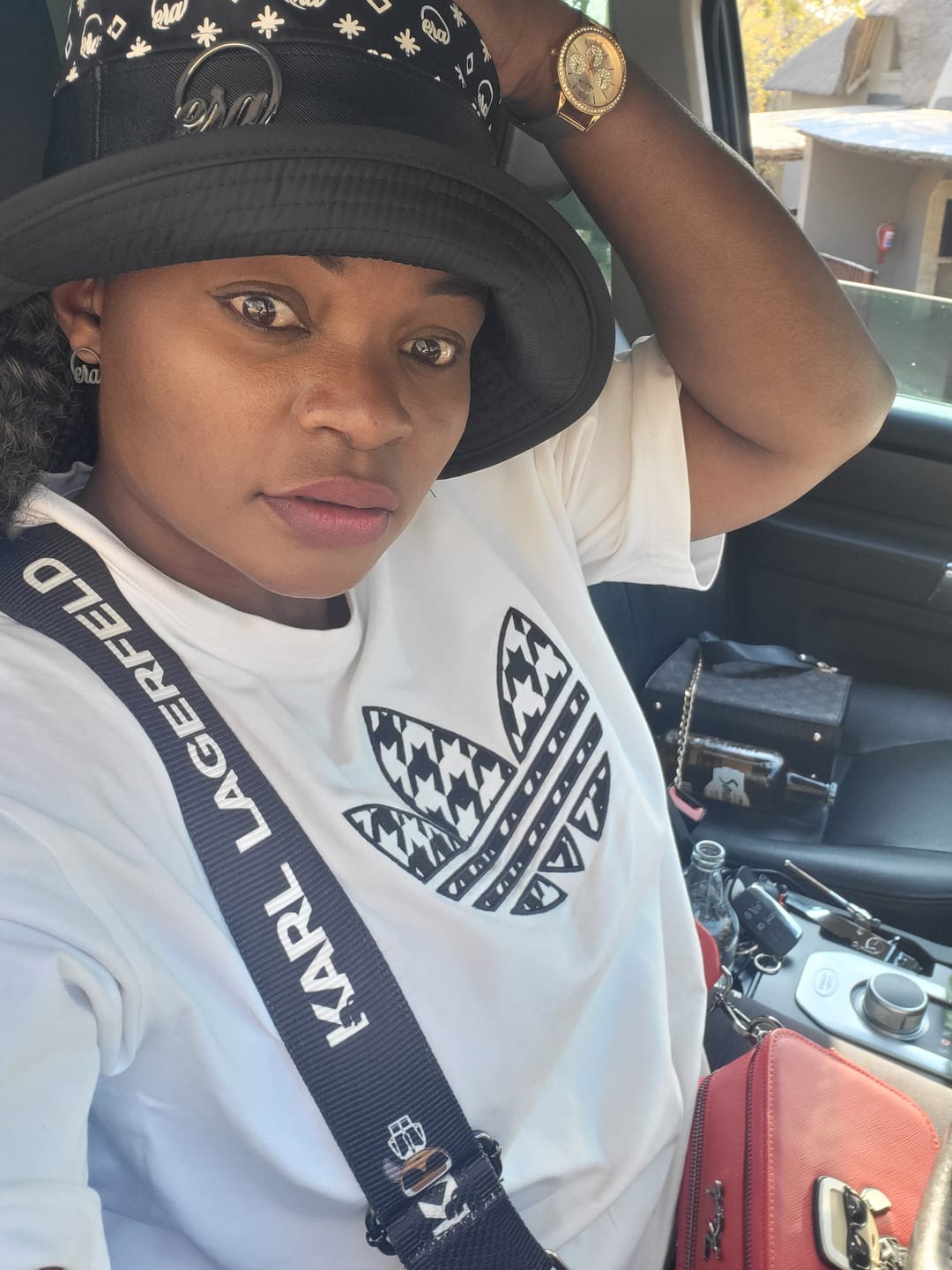 Customer photo review of Billy Bucket Hat