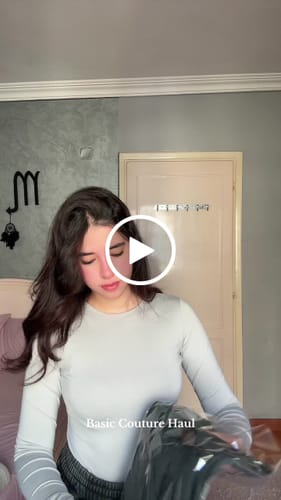 Customer video review of Round Neck Seamless Sculpt