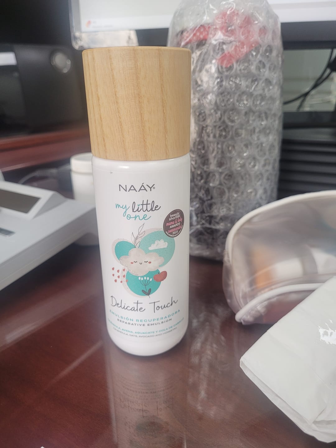 Customer photo review of Emulsión Recuperadora Delicate Touch.  Alivio real para pieles con dermatitis, rosácea y sensibilidad extrema.