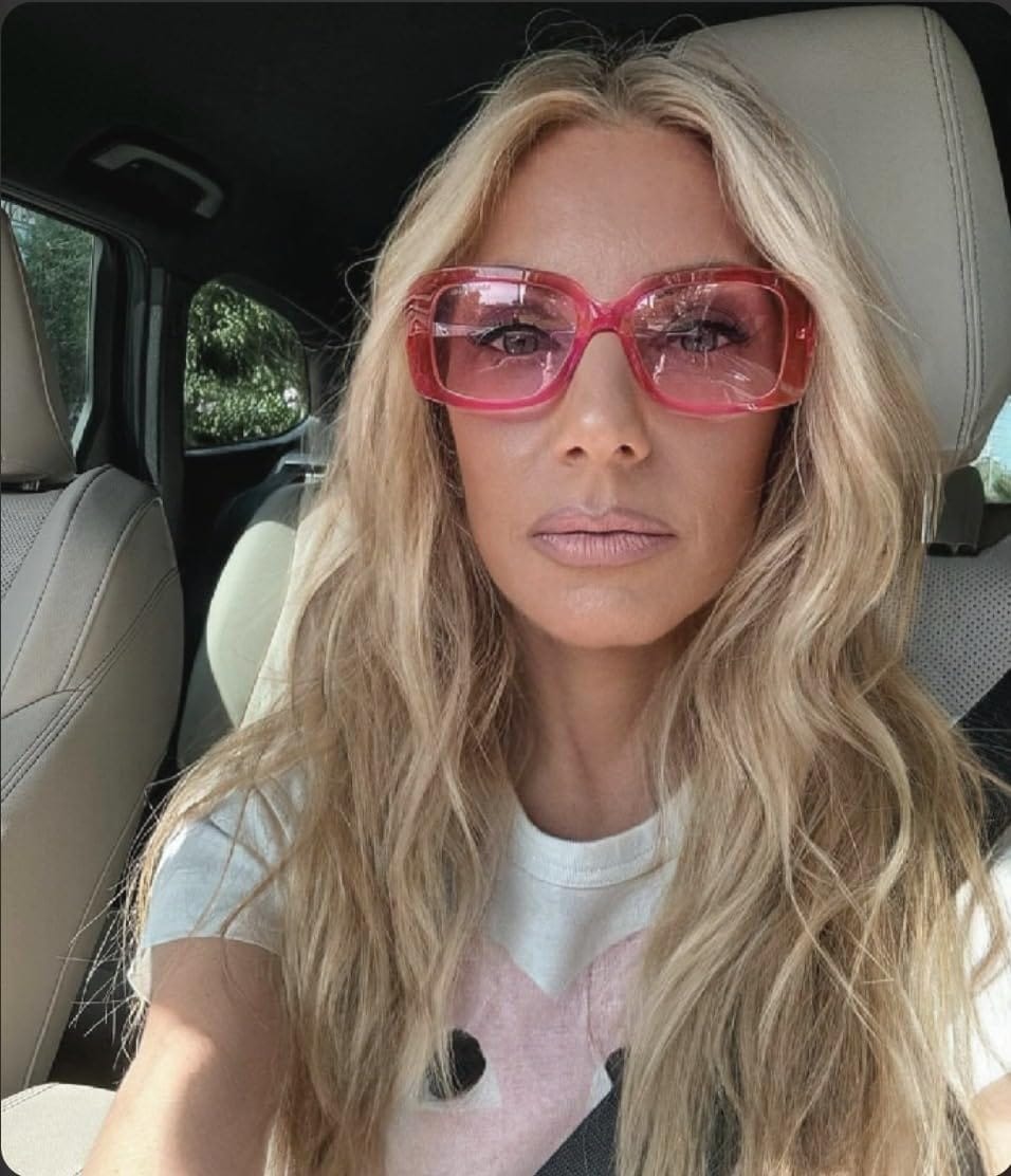 Customer photo review of Virgin Hand Tied Weft Extensions Highlight Ash Blonde #P18/613