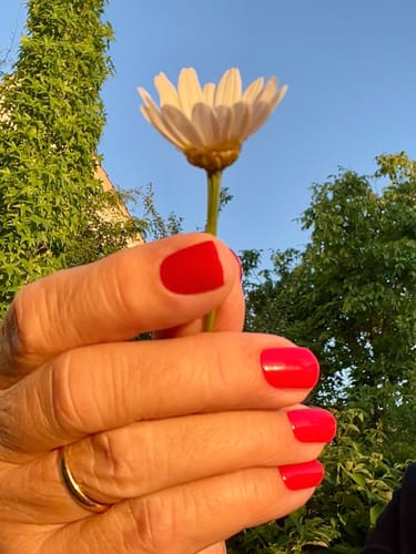 Bernadette R. review of UV Gel: Red Stilettos image 1 out of 1