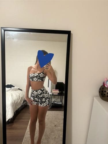 Customer photo review of 2.5" Booty Short - Pupukea Black