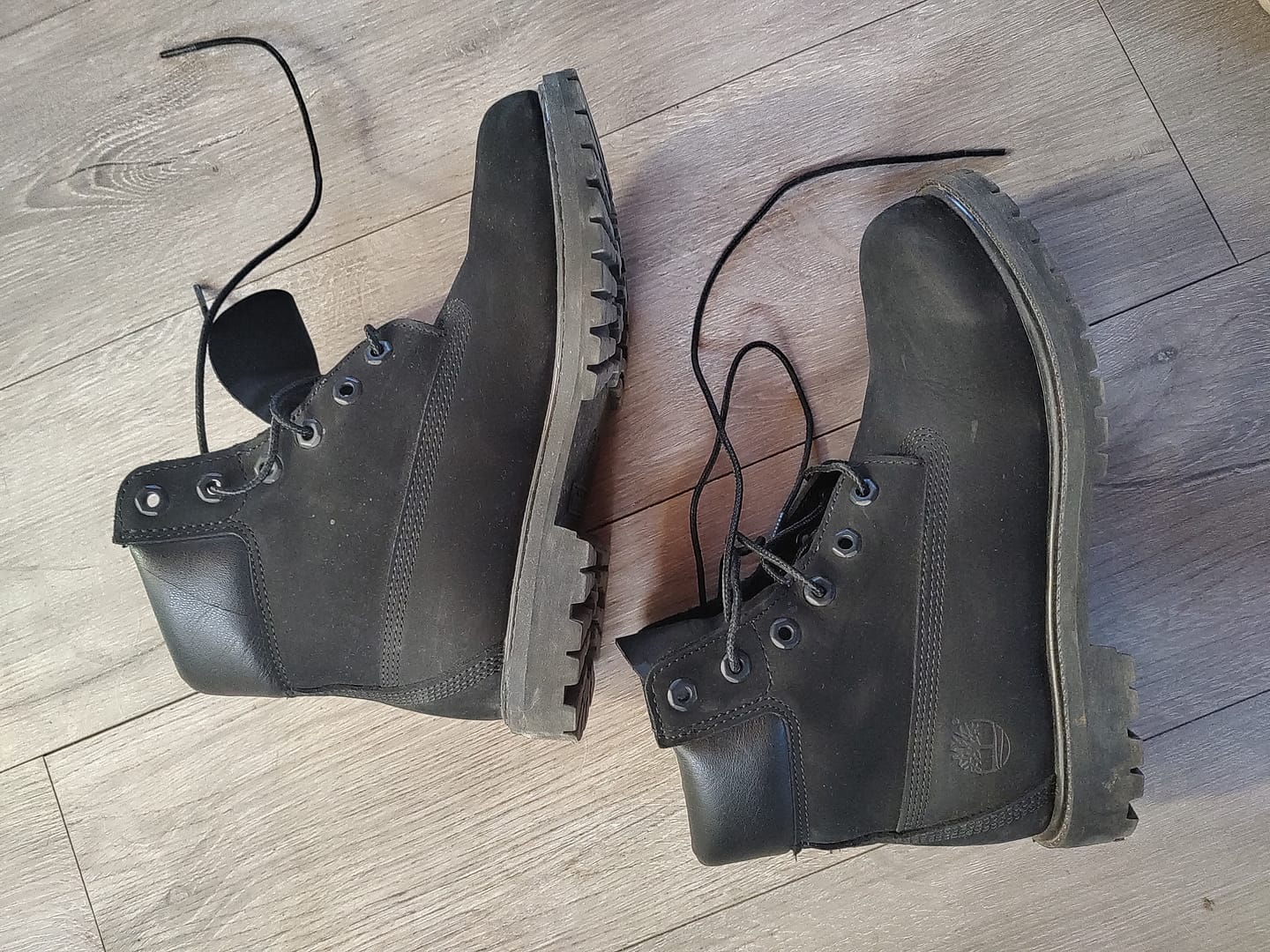 Customer photo review of Botas Timberland Premium 6 Inch Waterproof Mujer Negro