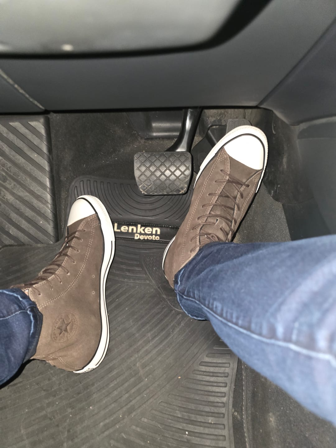 Customer photo review of Zapatillas Converse Chuck Taylor Hi SE Marrón