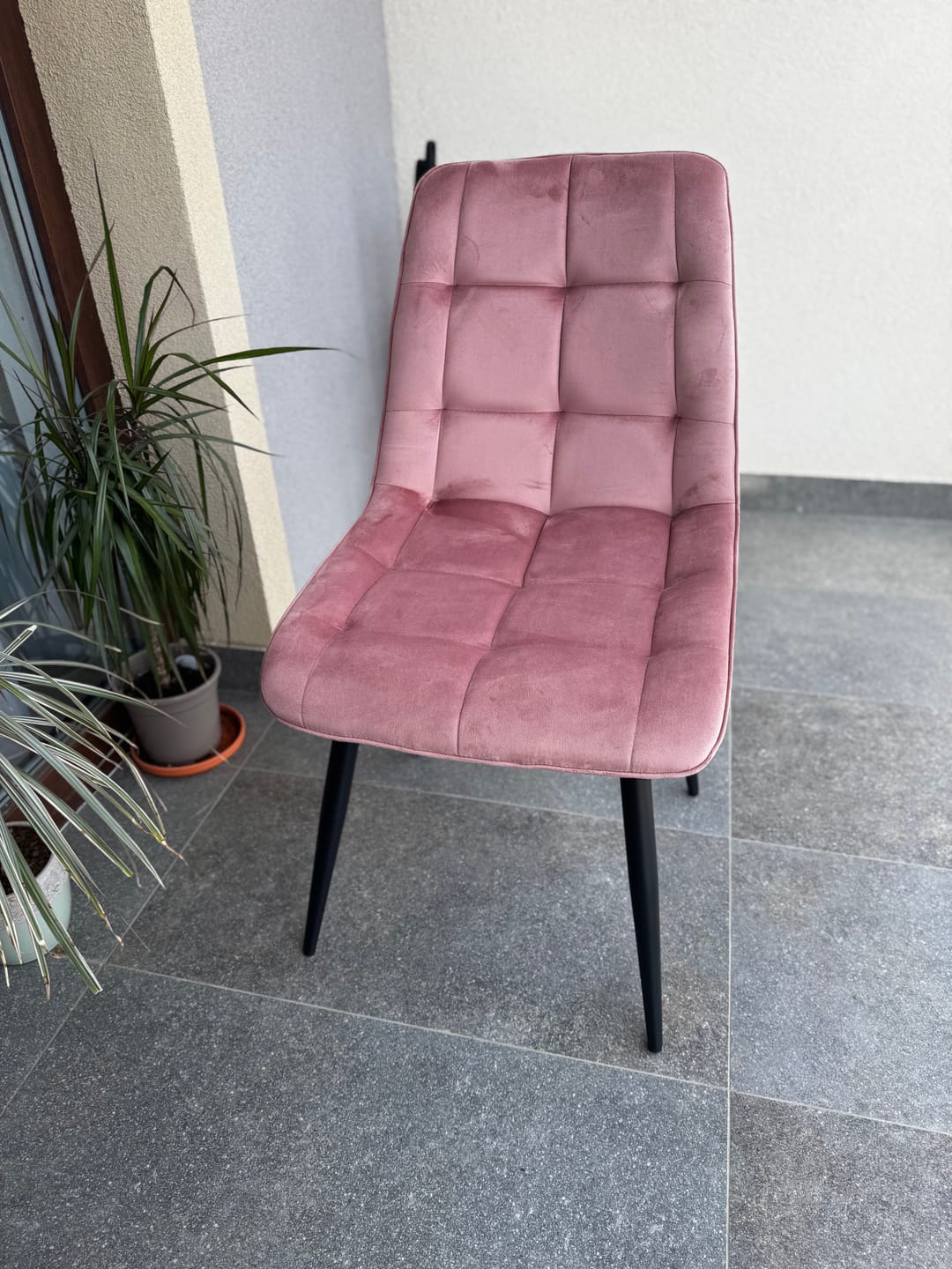 Customer photo review of Scaun CHIC, roz/negru, stofa catifelata/metal, 50x43x88 cm