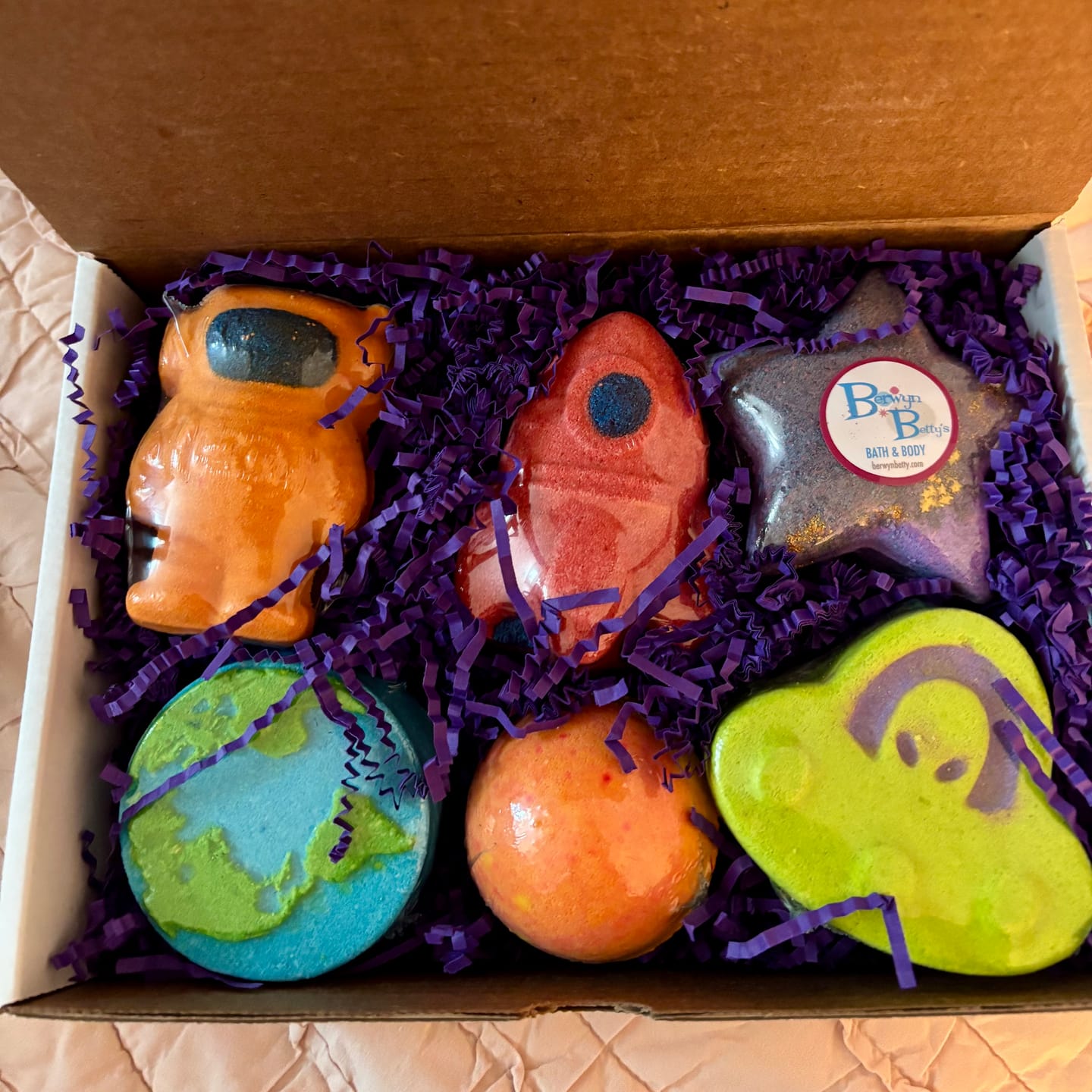 Customer photo review of OUTER SPACE Kids Bath Bombs Collection - 6 ct