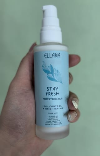 Customer photo review of Stay Fresh Moisturizer Controls Oil and Brightens