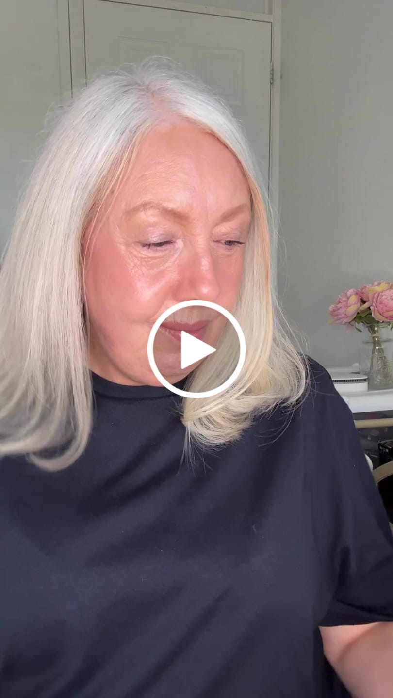 Customer video review of The Glow Wave™ | Wireless Heated Brush