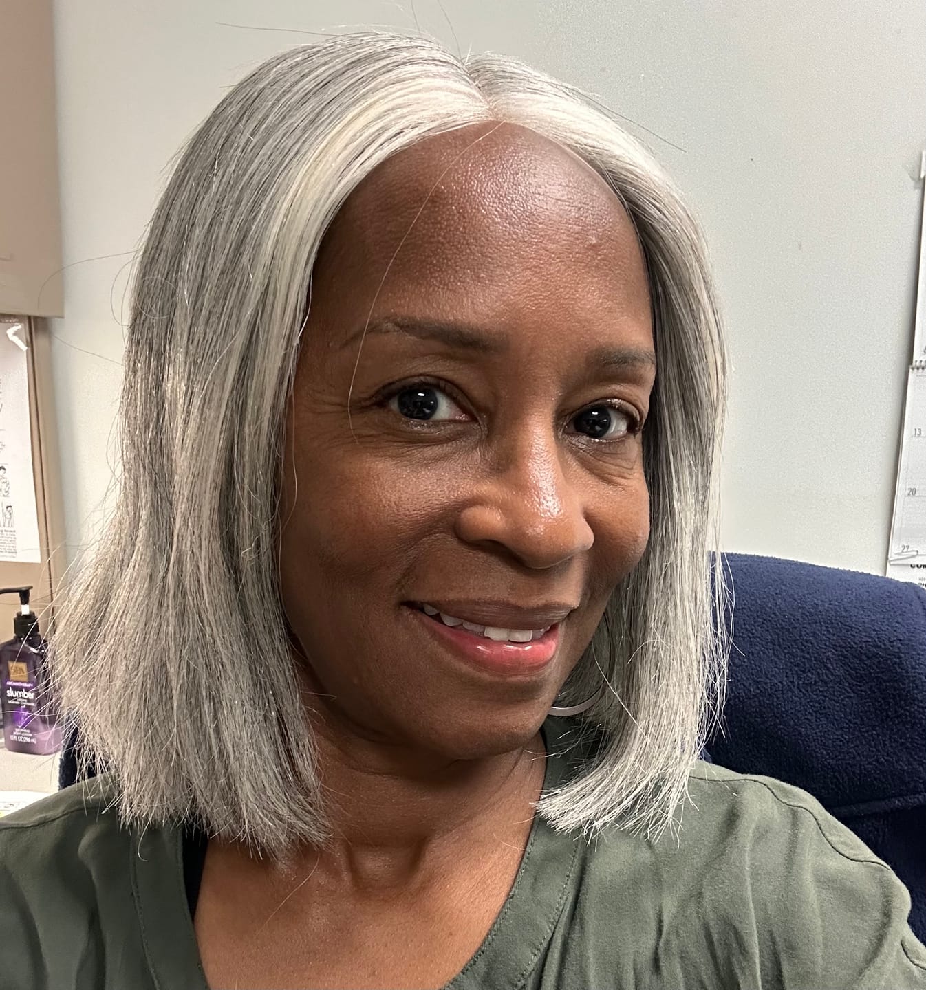 Customer photo review of Luvwin 5x5 Closure Salt & Pepper Natural Wave Glueless Bob Wig