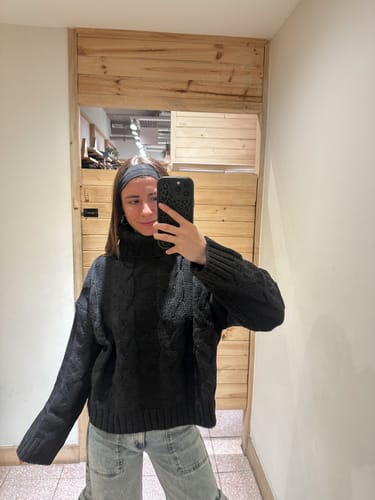 Customer photo review of Sweater Trenzado Black