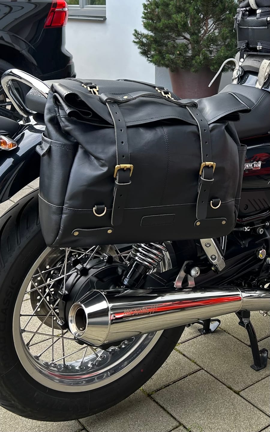 Customer photo review of outlaw saddlebag