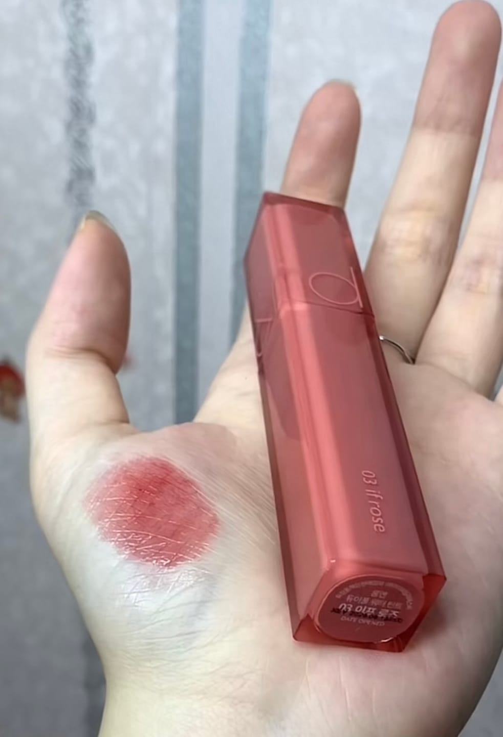 Customer photo review of Glancēta mitrinošā tinte lūpām Rom&nd Dewyful Water Tint