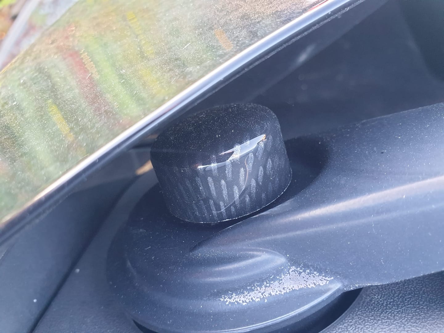 Customer photo review of Wiper Arm Bolt Rubber Covers - Various Fiesta, Focus & Puma Models