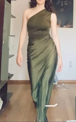 Customer photo review of Robe Longue en Satin Une Bretelle