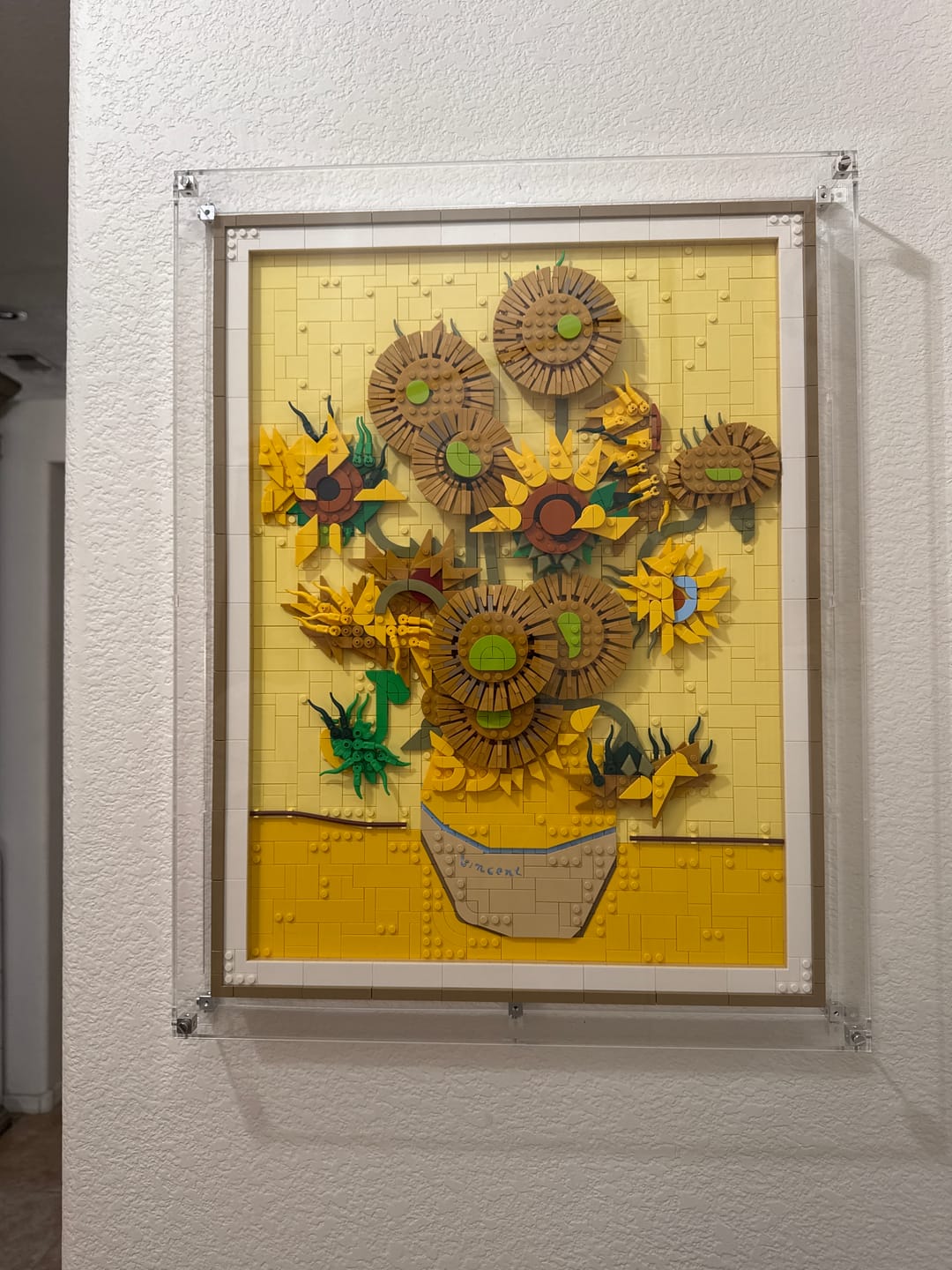 Customer photo review of Wall Mounted Display Case for LEGO® 31215 Art Vincent van Gogh – Sunflowers